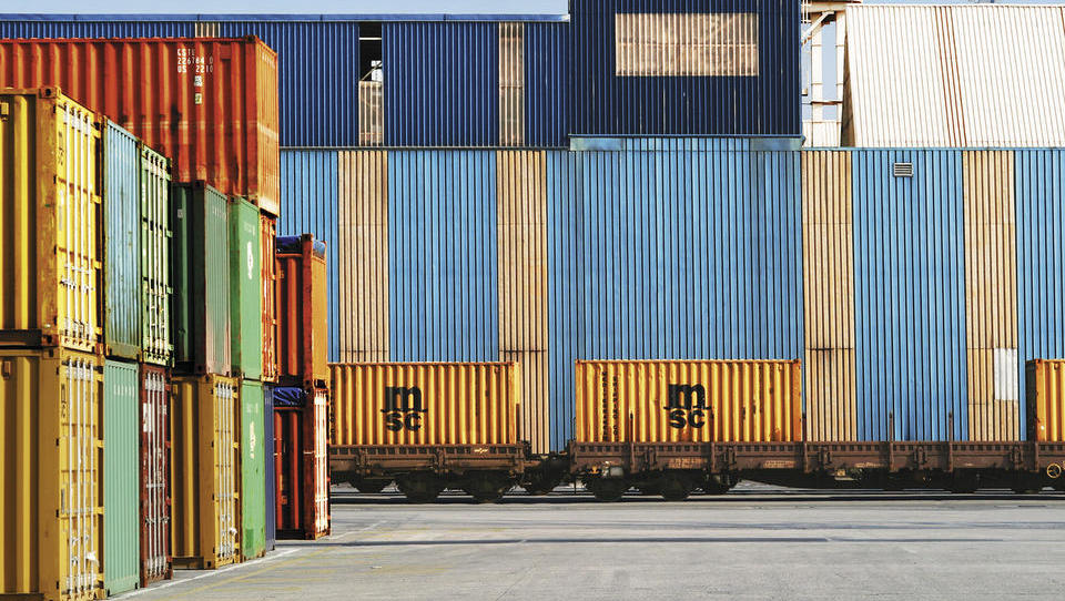 Cerar napoveduje potniške vlake do Kočevja leta 2018 - Finance.si