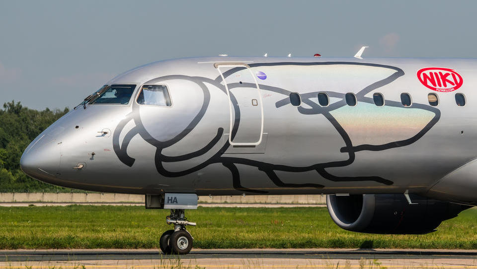 Hitri pregled tedna: Črnogorci višajo DDV, nemški velikan razvija...