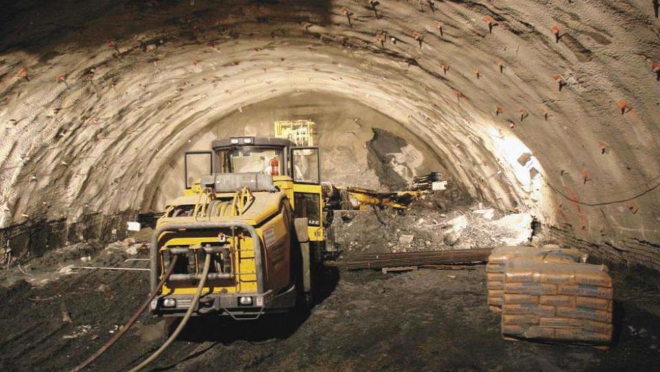 Poglejte, skozi kaj vse se bodo prebijali gradbinci pod Karavankami