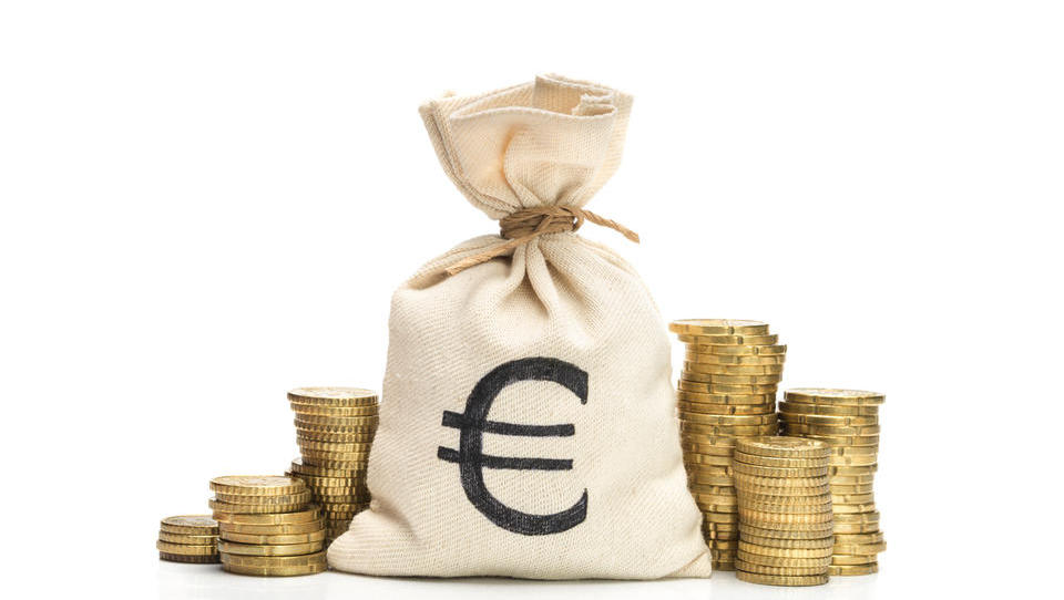 V prvem polletju bodo kmetje na 11 razpisih prišli do denarja za...