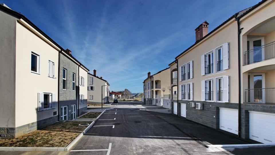 TOP dražbe: Stanovanja nad Ankaranom, apartmaji na Bledu in v...